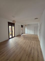 Rent Flat in Xàtiva. 1007 - piso recien reformado en alquiler