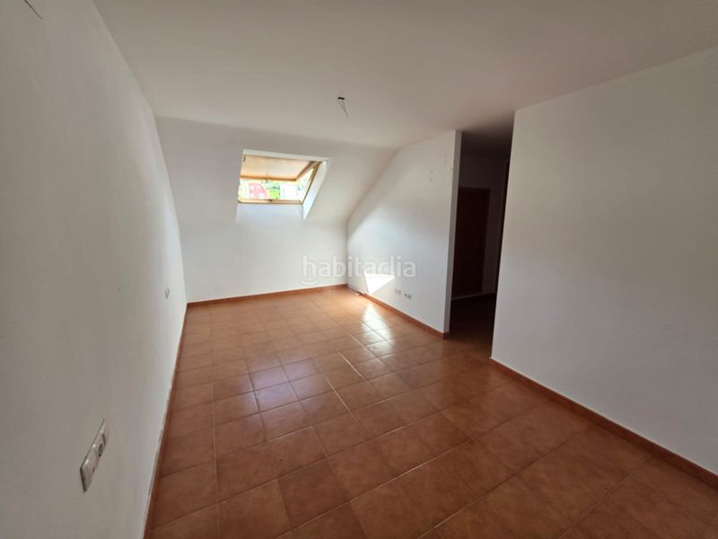 Foto 1904f11e-6eef-4e21-b00f-4e3f92ef18b5. Àtic amb aparcament a Xàtiva