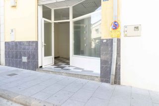Local Comercial a Torrent - cl calvari 30. Bajo comercial con muchas posibilidades y calle de mucho paso