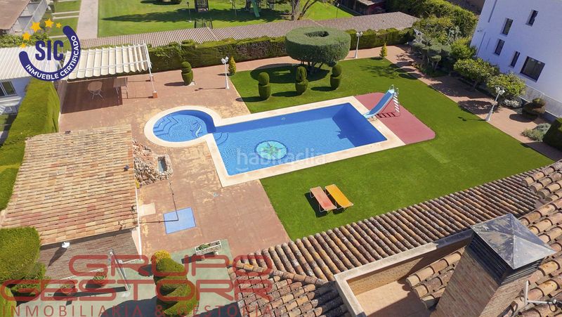 Foto 02b633f4-897c-42ed-b5c4-8443b9af0752. Casa amb calefacció aparcament piscina a Jaume Roig Valencia