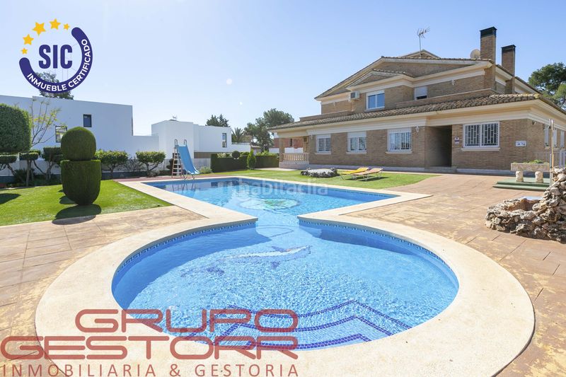 Foto 0fd8c0f5-196b-43c1-a02d-a9717c706721. Casa amb calefacció aparcament piscina a Jaume Roig Valencia