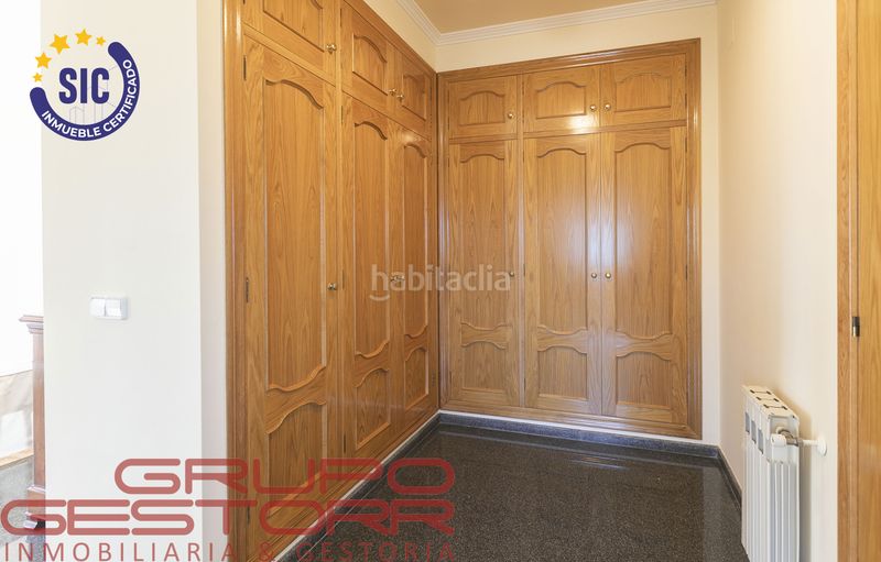 Foto 1f6f330c-be6d-4055-a2a5-dd59391e09ab. Casa amb calefacció aparcament piscina a Jaume Roig Valencia