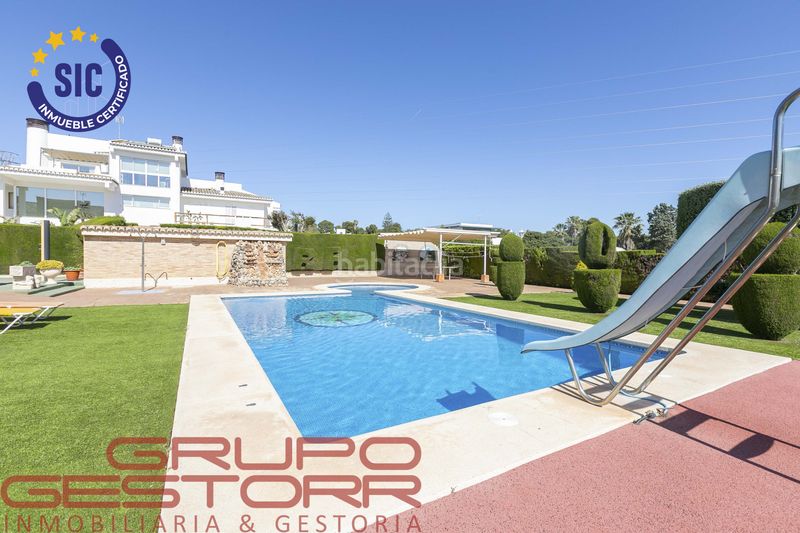 Foto 3a97f922-e1df-4b30-8a47-19f4d655df31. Casa amb calefacció aparcament piscina a Jaume Roig Valencia