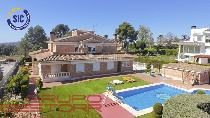 Foto 40e1cba3-4445-4930-b5a0-96c2554abf27. Casa amb calefacció aparcament piscina a Jaume Roig Valencia