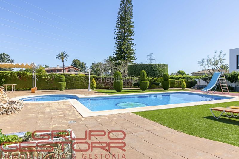 Foto 416abeee-2811-48c6-8cc4-df416f29a6dc. Casa amb calefacció aparcament piscina a Jaume Roig Valencia