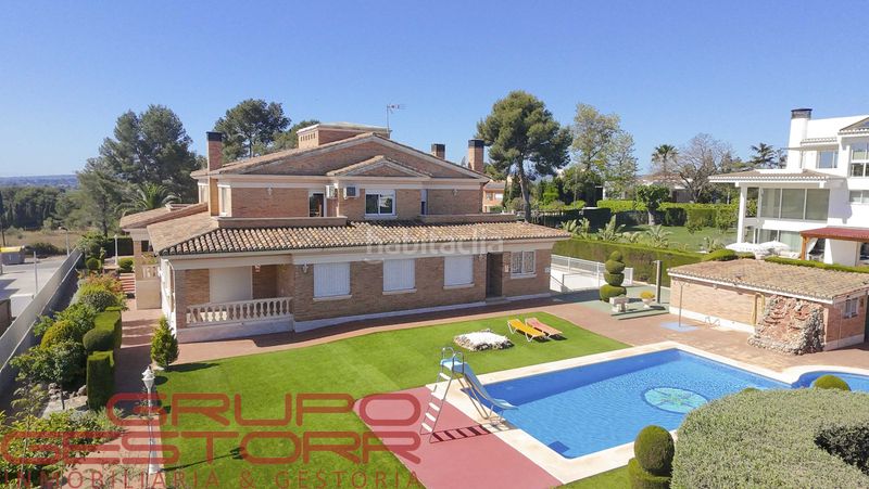 Foto 4599e1d4-6a4c-4b43-8e83-3e6e6131889f. Casa amb calefacció aparcament piscina a Jaume Roig Valencia