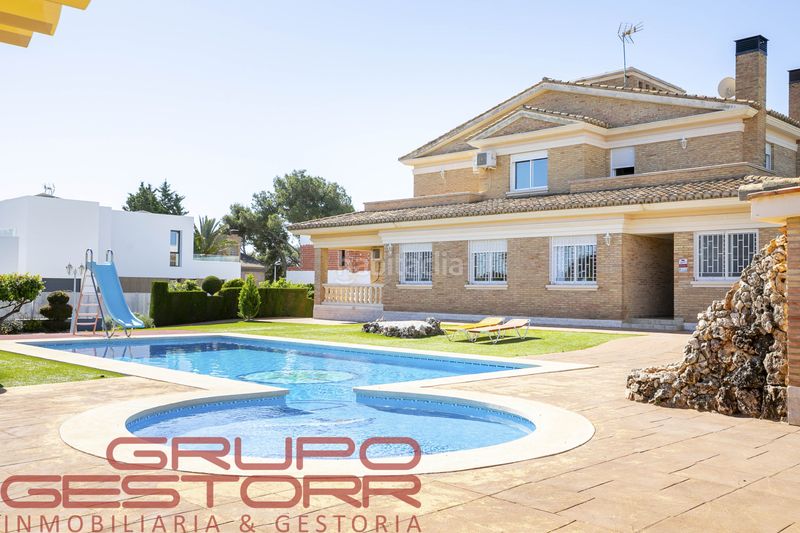 Foto 49408152-910e-4dc9-9ca4-c1a631d7aba3. Casa amb calefacció aparcament piscina a Jaume Roig Valencia