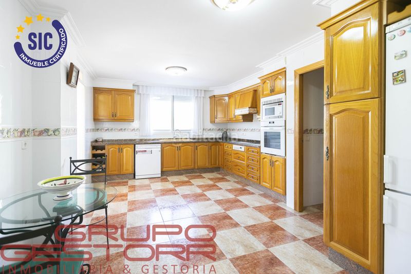 Foto 554085e0-8022-467e-8784-8d66255240dc. Casa amb calefacció aparcament piscina a Jaume Roig Valencia