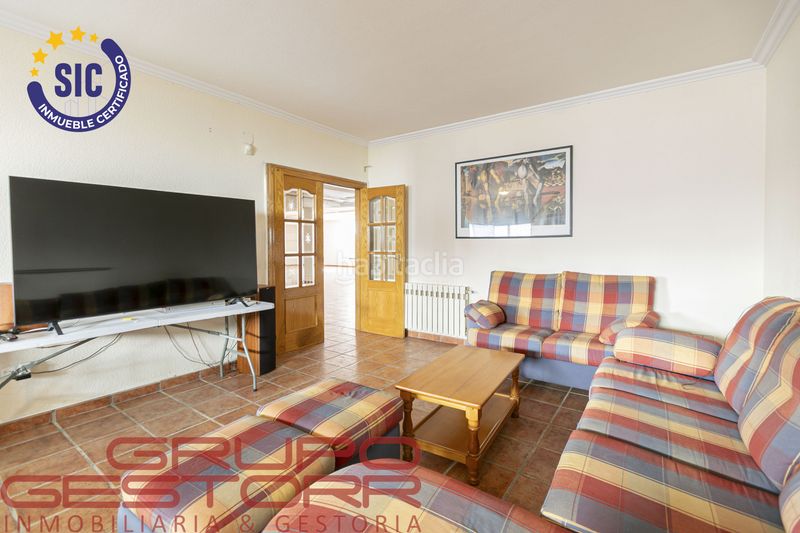 Foto 5d0963a1-5819-41b2-a53f-c3d0e0c6716f. Casa amb calefacció aparcament piscina a Jaume Roig Valencia