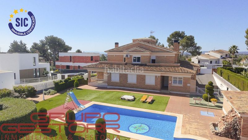 Foto 729a6ce2-4d5e-4022-ab36-260391a286a4. Casa amb calefacció aparcament piscina a Jaume Roig Valencia