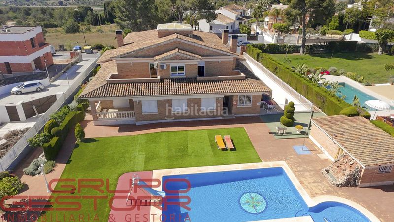 Foto 8a26d7a2-fab4-42c2-be94-79377a24a697. Casa amb calefacció aparcament piscina a Jaume Roig Valencia