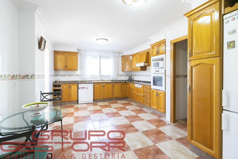 Foto 8e1673f5-0018-4184-ab6c-24122388fa80. Casa amb calefacció aparcament piscina a Jaume Roig Valencia