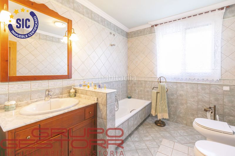 Foto a7e9b5e6-91c5-4656-a987-4af72990753a. Casa amb calefacció aparcament piscina a Jaume Roig Valencia
