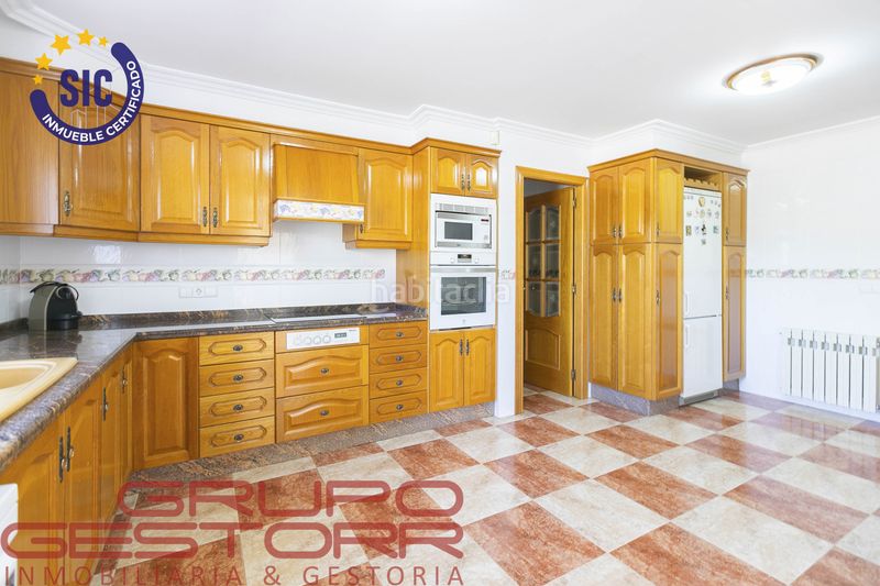 Foto d63f46ae-3801-4d78-ab1c-06ba36486164. Casa amb calefacció aparcament piscina a Jaume Roig Valencia