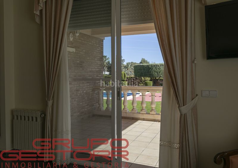 Foto e7670b35-f784-4ab1-b559-0d6d0a7c25b3. Casa amb calefacció aparcament piscina a Jaume Roig Valencia