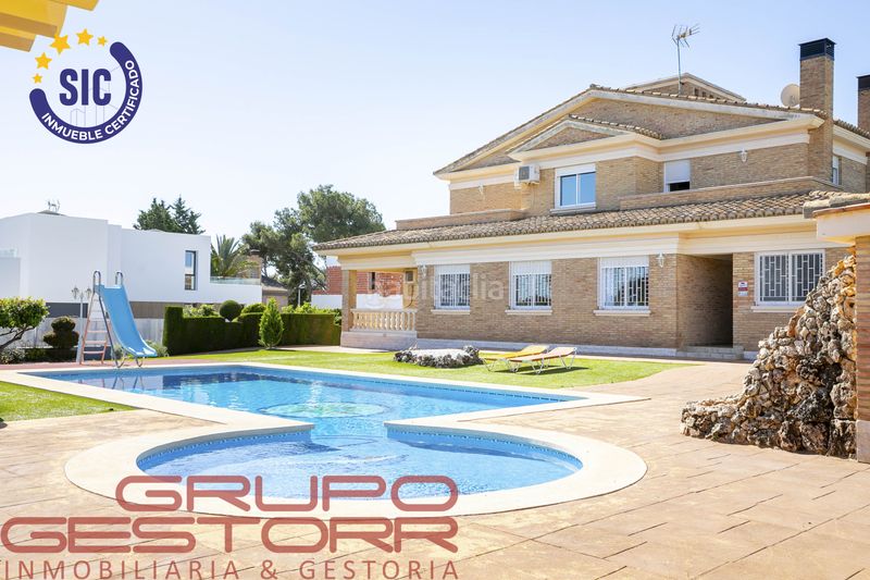 Foto fca1d65d-4d88-420b-a2e6-1c62318014fa. Casa amb calefacció aparcament piscina a Jaume Roig Valencia