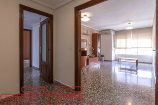 Piso  Torrent - cl granerers. Estuependa vivienda de 4 dormitorios, 2 baños, garaje y trastero