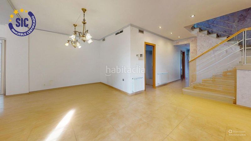 Foto 26a62ca4-f8a8-46d8-9820-7d35acebf16b. Casa amb calefacció aparcament piscina a Corinto-Almardà Sagunt