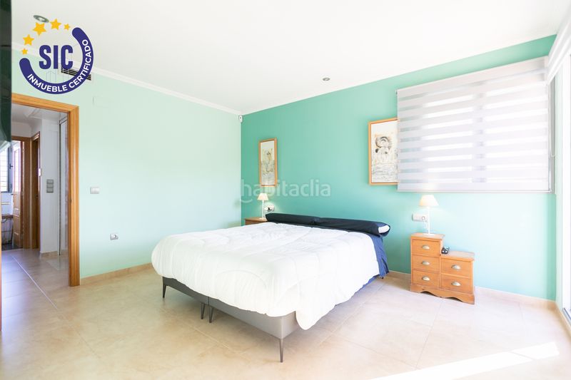 Foto 46dfcb44-e453-4538-8111-d60b245659e2. Casa amb calefacció aparcament piscina a Corinto-Almardà Sagunt