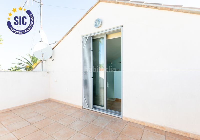 Foto 9ce3b2e3-947d-4d6a-a871-dcacc1f0dbe6. Casa amb calefacció aparcament piscina a Corinto-Almardà Sagunt