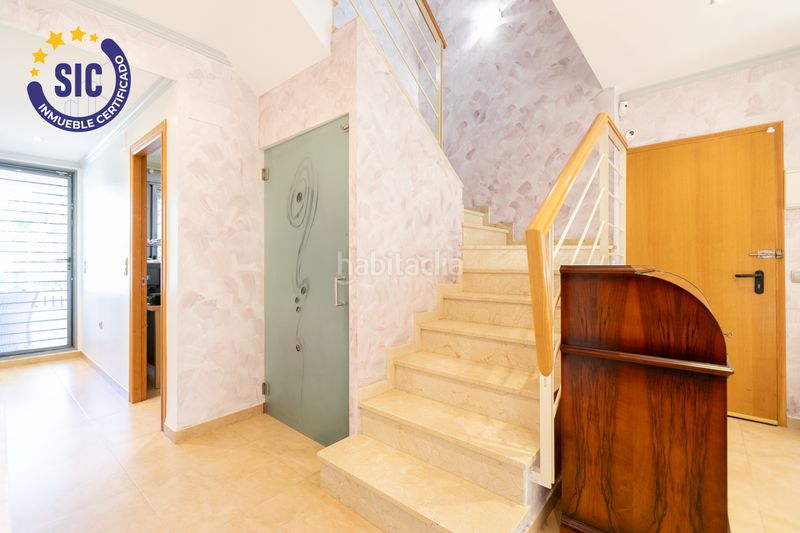 Foto f368b55f-b6fb-460e-9adb-310114ee0b6c. Casa amb calefacció aparcament piscina a Corinto-Almardà Sagunt