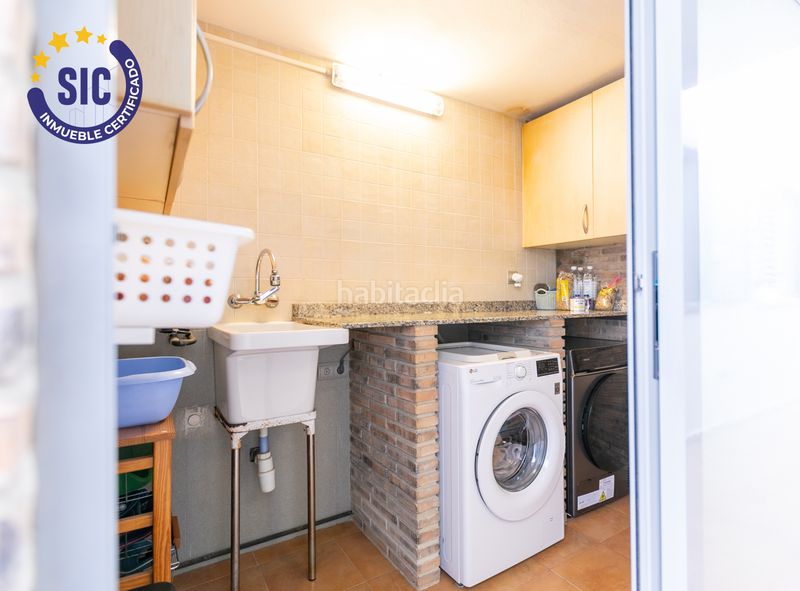 Foto f652ce11-349d-4a0b-a41f-8d6e21b5ca95. Casa amb calefacció aparcament piscina a Corinto-Almardà Sagunt