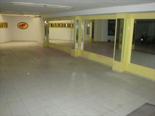 Local Comercial a Xàtiva. Local comercial en buen estado, con oficina en altillo y muy lum