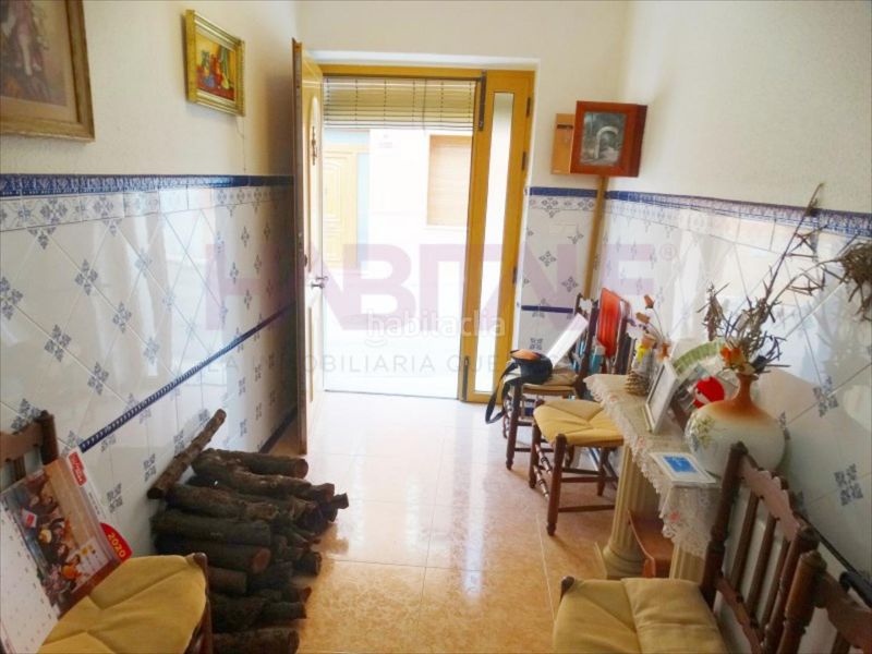 Foto 0663362c-d6aa-46ec-be96-10c2e647bb6e. Casa aparellada a Novetlè