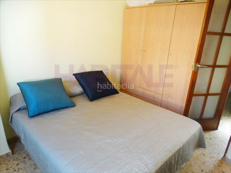 Foto b4b30c2e-a79c-4a92-958d-25516b2d0c59. Casa aparellada a Novetlè