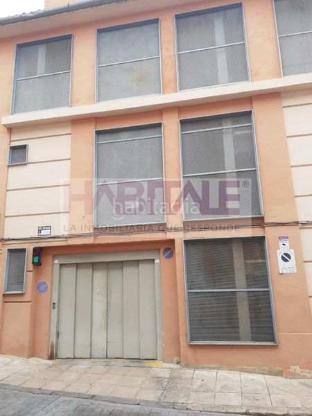 Foto e7b6fe83-a835-426d-ac14-c9b88d24fb83. Aparcament cotxe a Xàtiva
