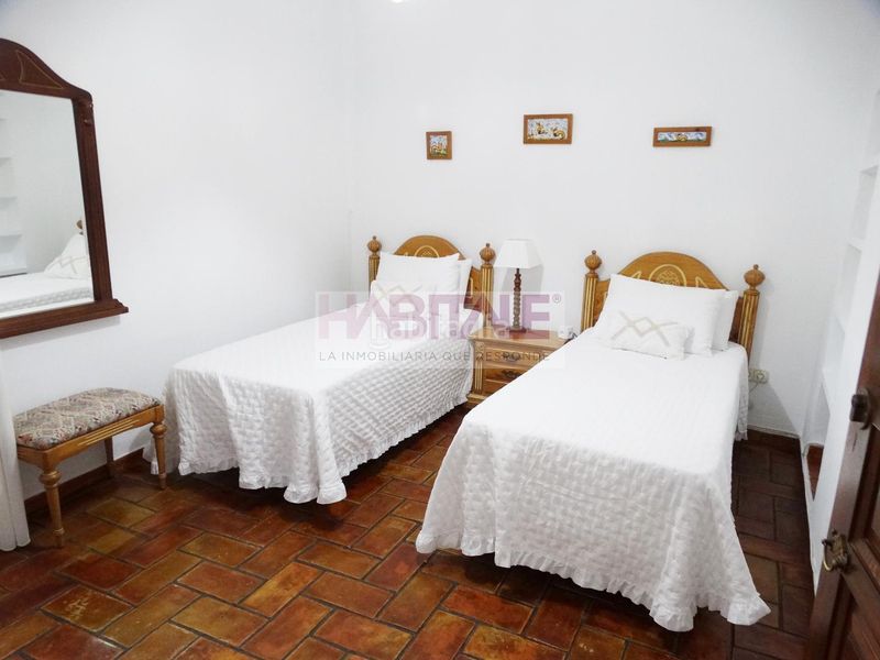 Foto 69697abe-a756-4cea-a2af-66f5c1036128. Casa amb piscina a Xàtiva