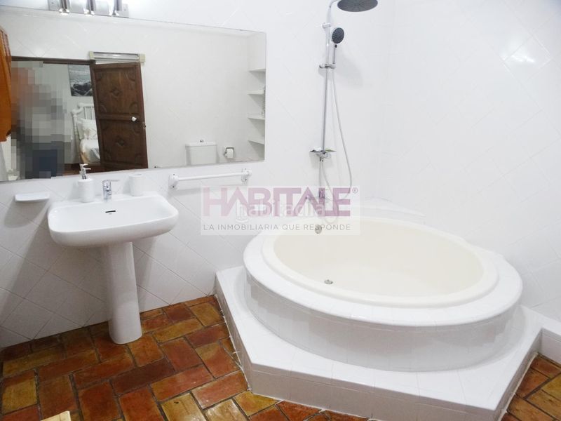 Foto ee5e9872-7437-4821-9f52-33ee583bc1e4. Casa amb piscina a Xàtiva