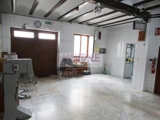 Casa aparellada a Xàtiva. Gran casa con muchas posibilidades en zona tranquila y cerca del