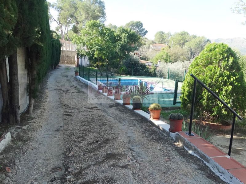 Foto 7d7f3446-e72a-401f-9fe4-123b2f354f2f. Casa amb piscina a Xàtiva