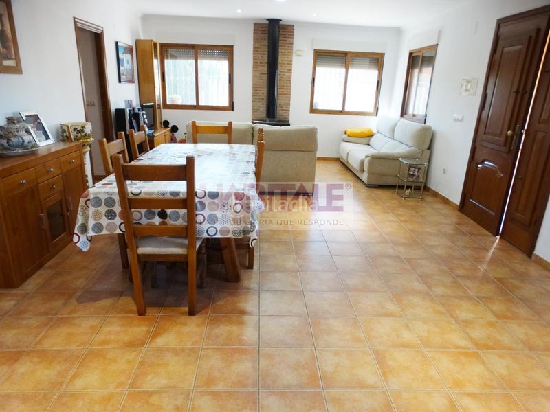 Foto c0b8f485-8fad-4866-9373-4486ed478c81. Casa amb piscina a Xàtiva