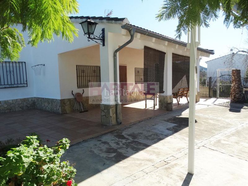 Foto 020ae354-92eb-4239-a396-85eea397ddf8. Casa amb piscina a Barxeta