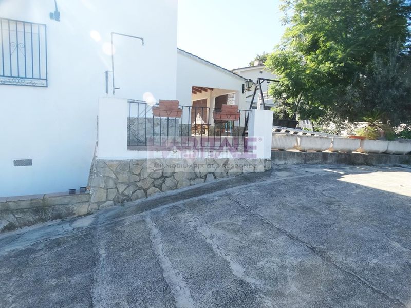 Foto b9fa5d01-6237-4462-a853-4c493ff7b3da. Casa amb piscina a Barxeta