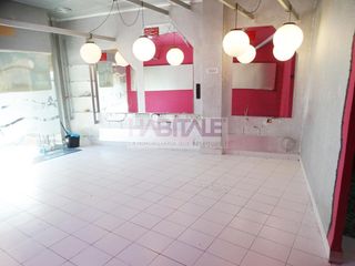 Alquiler Local Comercial en Xàtiva. Local comercial de alquiler muy económico en pleno centro de xat