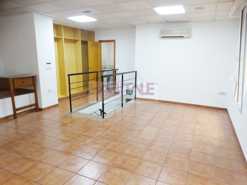 Foto 1fd078fd-1244-4f63-abda-4dd5203bfc82. Lloguer local comercial a Xàtiva