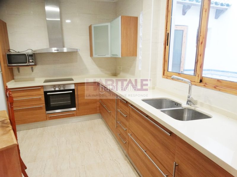 Foto 053e421a-cb56-4e2b-ab60-4285a4b5c57a. Casa pareada estupenda casa reformada para entrar a vivir en casco antiguo de xativa. en Xàtiva