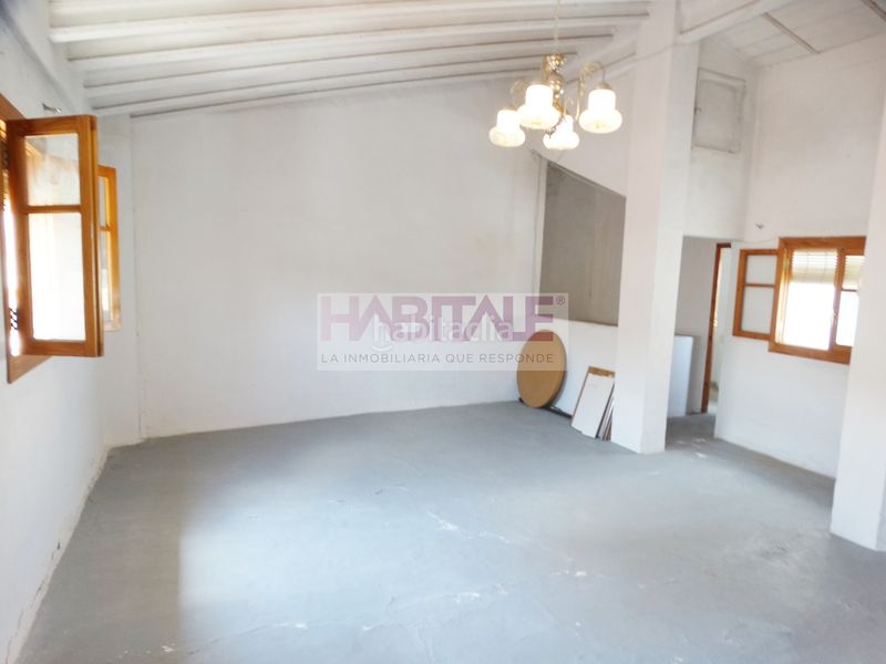 Foto 34ed0073-96fc-4f21-9a85-36bc95815825. Casa pareada estupenda casa reformada para entrar a vivir en casco antiguo de xativa. en Xàtiva