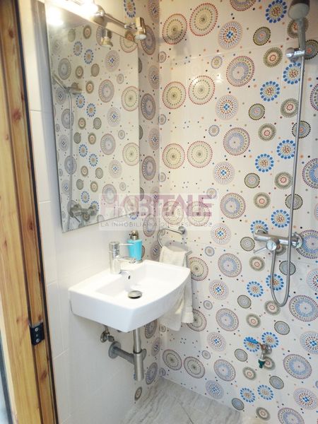 Foto b6349c36-d683-427c-838a-d5d22ac1d536. Casa pareada estupenda casa reformada para entrar a vivir en casco antiguo de xativa. en Xàtiva