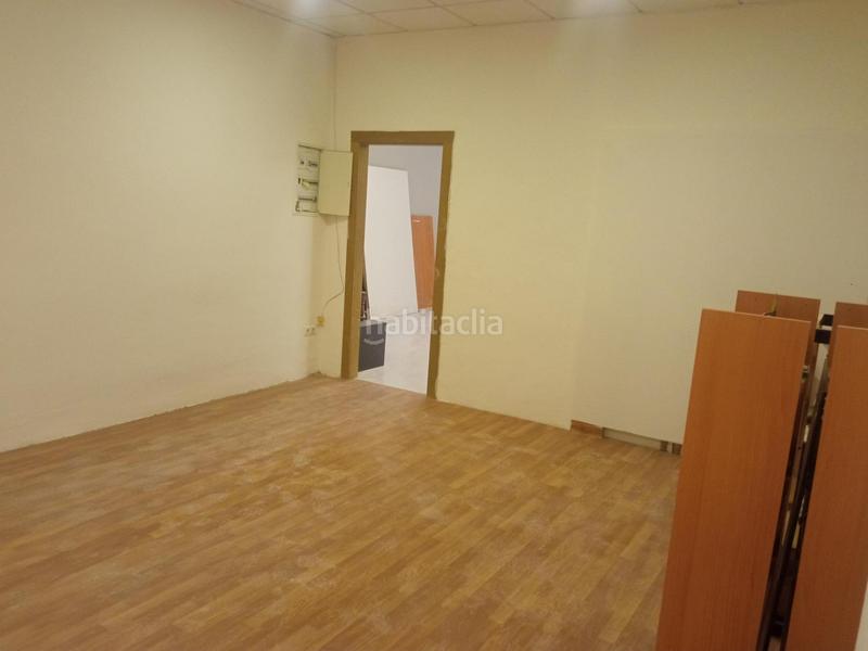 Foto 1748536d-d945-4ab2-8ef9-571a7eefb3a1. Alquiler local comercial se alquila amplio local en alcoy zona Santa Rosa en Alcoi
