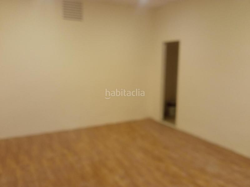 Foto e3ad4419-a354-4724-a524-b6d6e0f74076. Alquiler local comercial se alquila amplio local en alcoy zona Santa Rosa en Alcoi