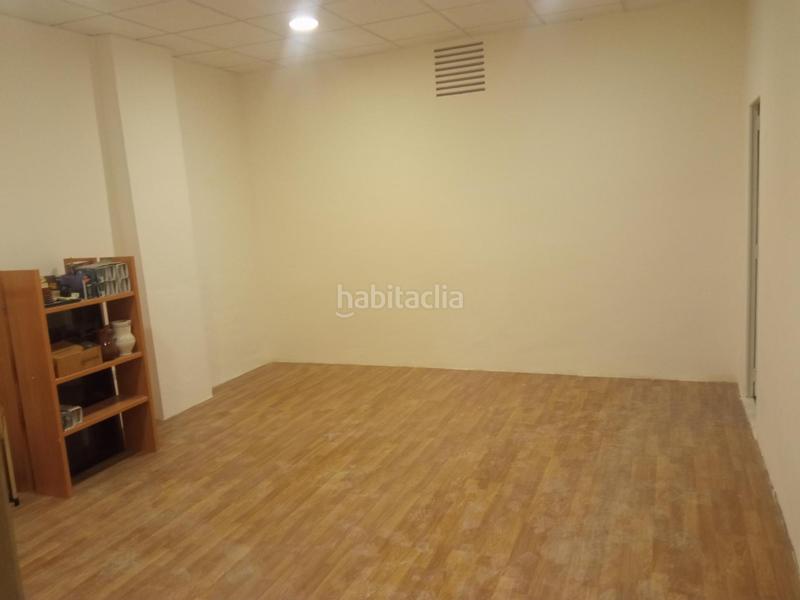 Foto f8b50408-1aaf-4675-bc9b-707903c94e74. Alquiler local comercial se alquila amplio local en alcoy zona Santa Rosa en Alcoi
