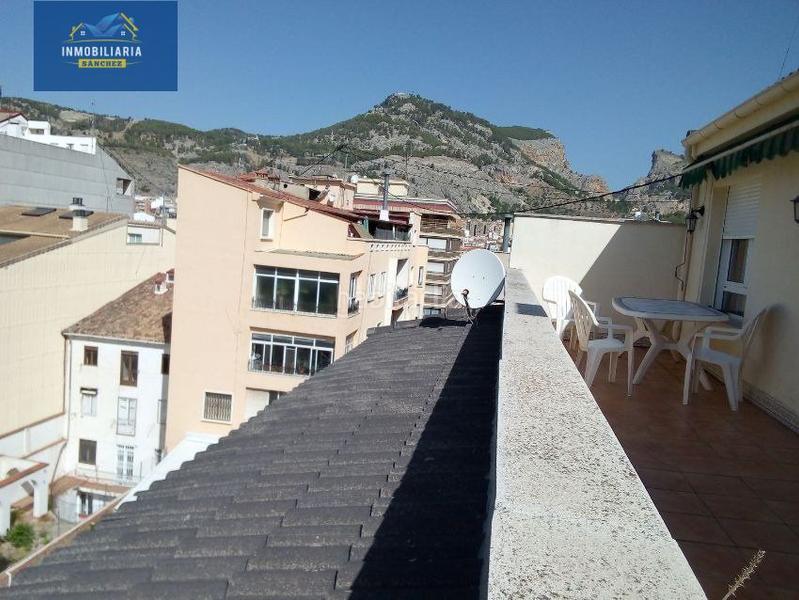 Foto 782213aa-42de-4e6f-938a-f9b1142e38ec. Ático  en venta en el centro de alcoy en Centre-Zona Alta Alcoi