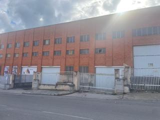 Nau industrial a Zona Nord. Venta nave polígono cotes baixes al lado de mercadona