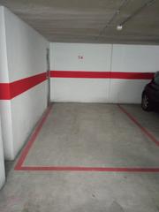 Miete Autoparkplatz in Centre-Zona Alta. Plazas de garaje en venta o alquiler para coches pequeños en el