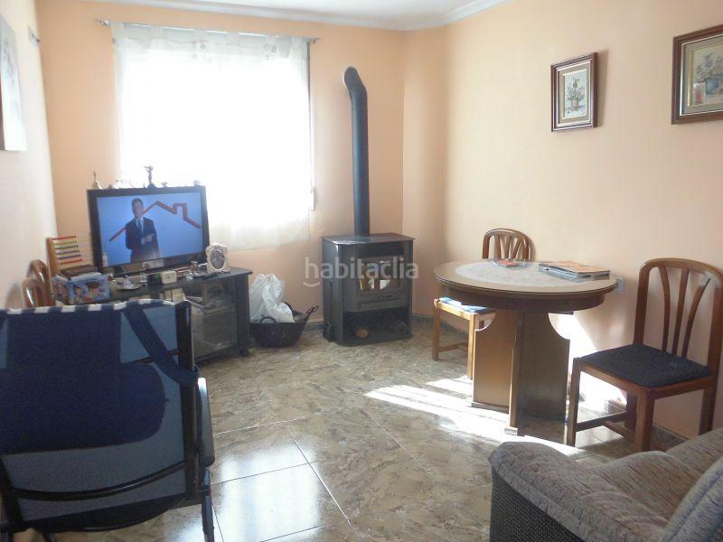 Foto 2b4b1974-5195-4106-bd9b-06448fda6b07. Casa adossada amb calefacció aparcament a Centre-Zona Alta Alcoi