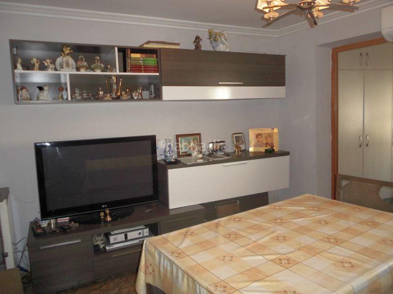 Foto 6c7be74c-cca9-4c0b-acf6-6eb03198988c. Casa adossada amb calefacció aparcament a Centre-Zona Alta Alcoi